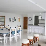 Hermoso Y Amplio Apartamento Con Vista Al Mar