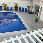 Apartamentos Commodore Bay Club