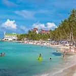 Frente A La Mejor Playa De La Isla: Vista Hermosa