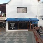 Confortable Y Central Habitacion A 1 Cuadra De La Playa De Spratt Bight