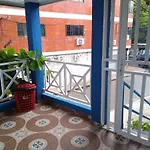 El B Place