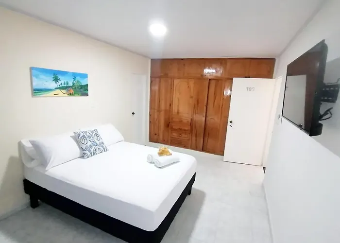 Johnny Cay Apartahotel