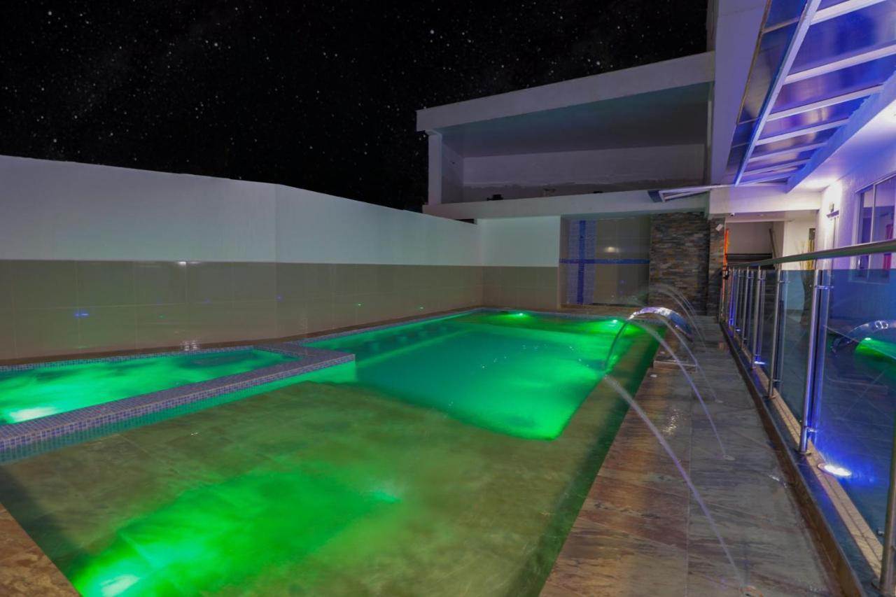 Ocean Blue Hotel *
