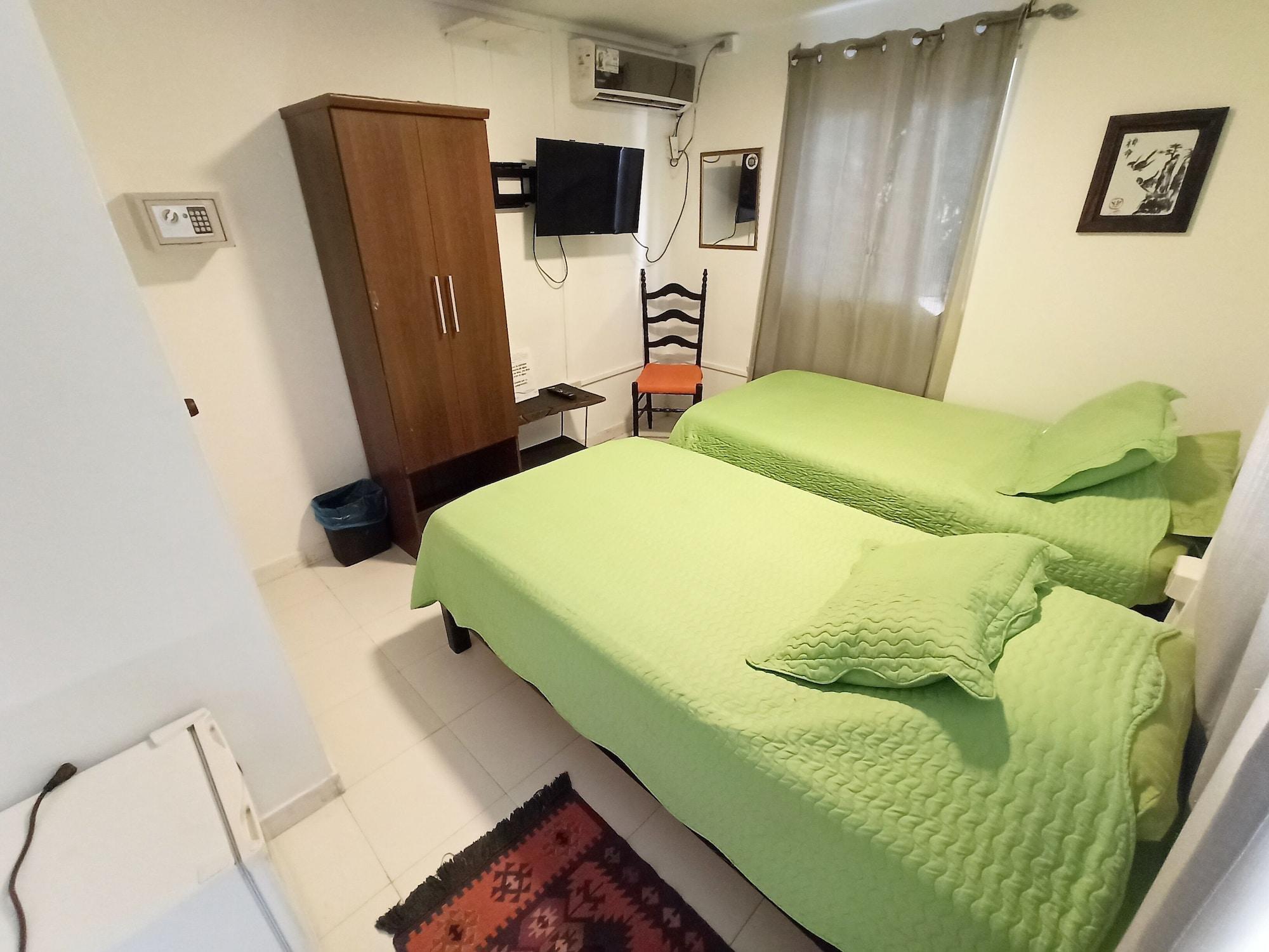 Hostal Nativa Lizard House *