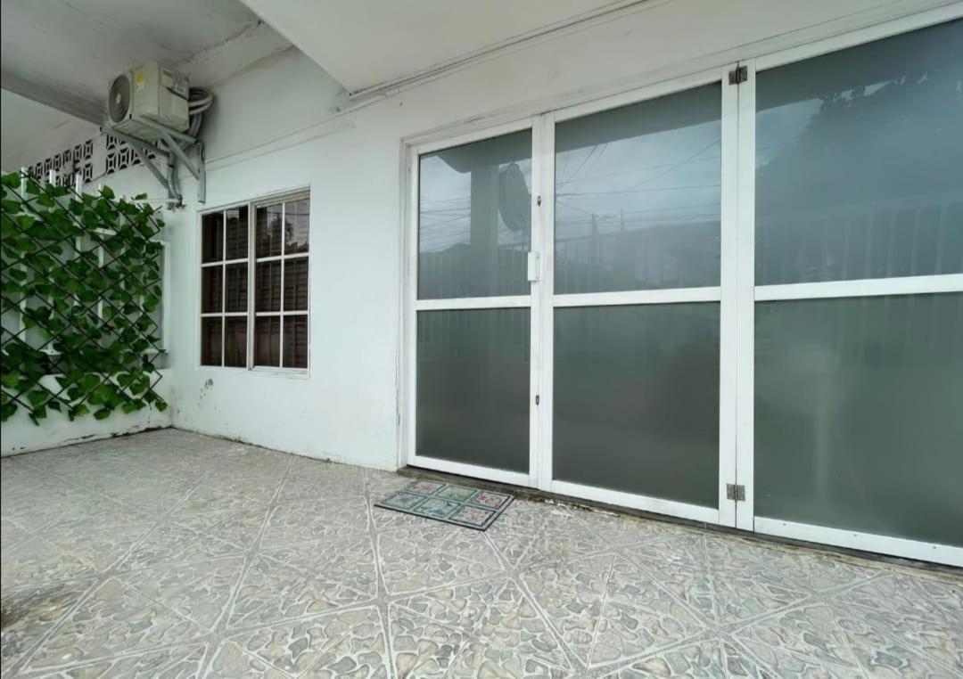 Apartamento Zoe's Place 2 *