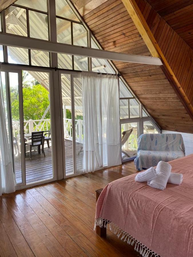 Islander House On Rocky Cay Inn