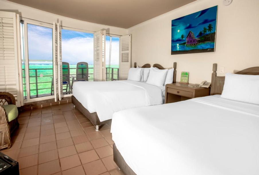Decameron Aquarium 3*