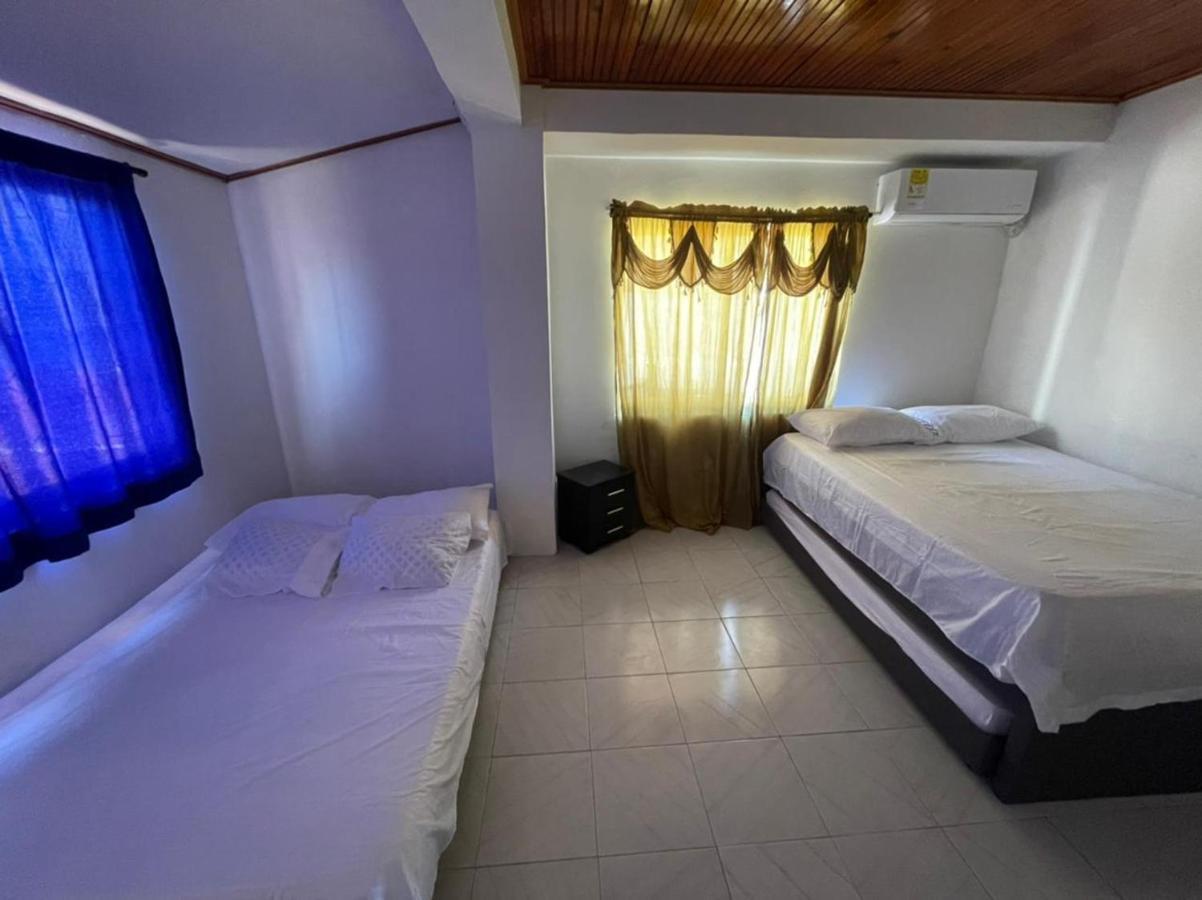 Topper House Apartahotel *