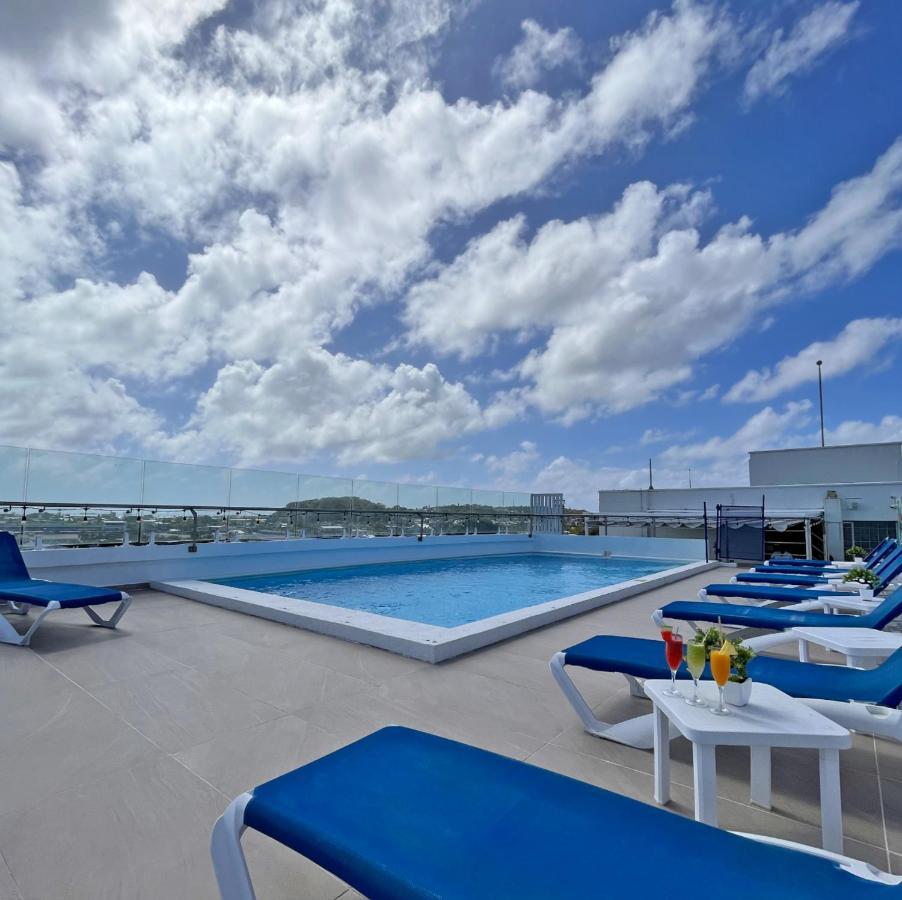 Hotel Azure Lofts & Pool 3*