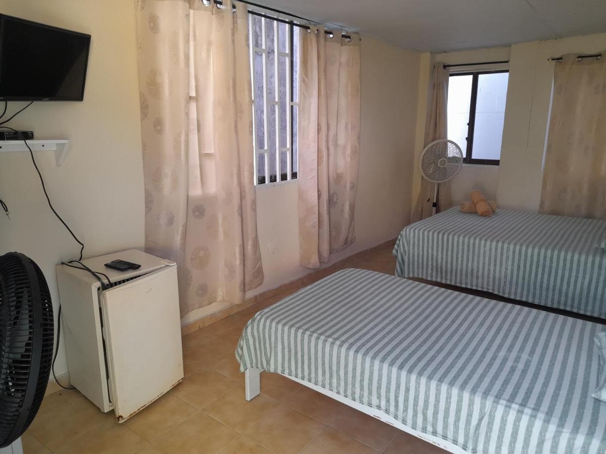 Henry Sede Centro Inn *