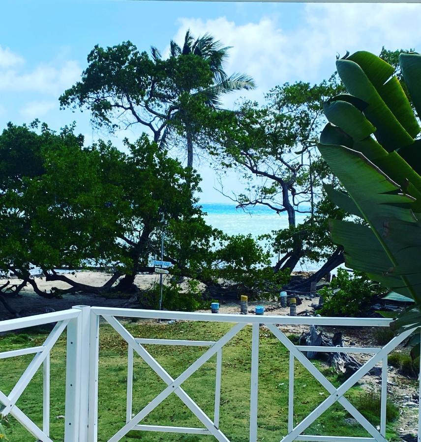 Islander House On Rocky Cay Inn *