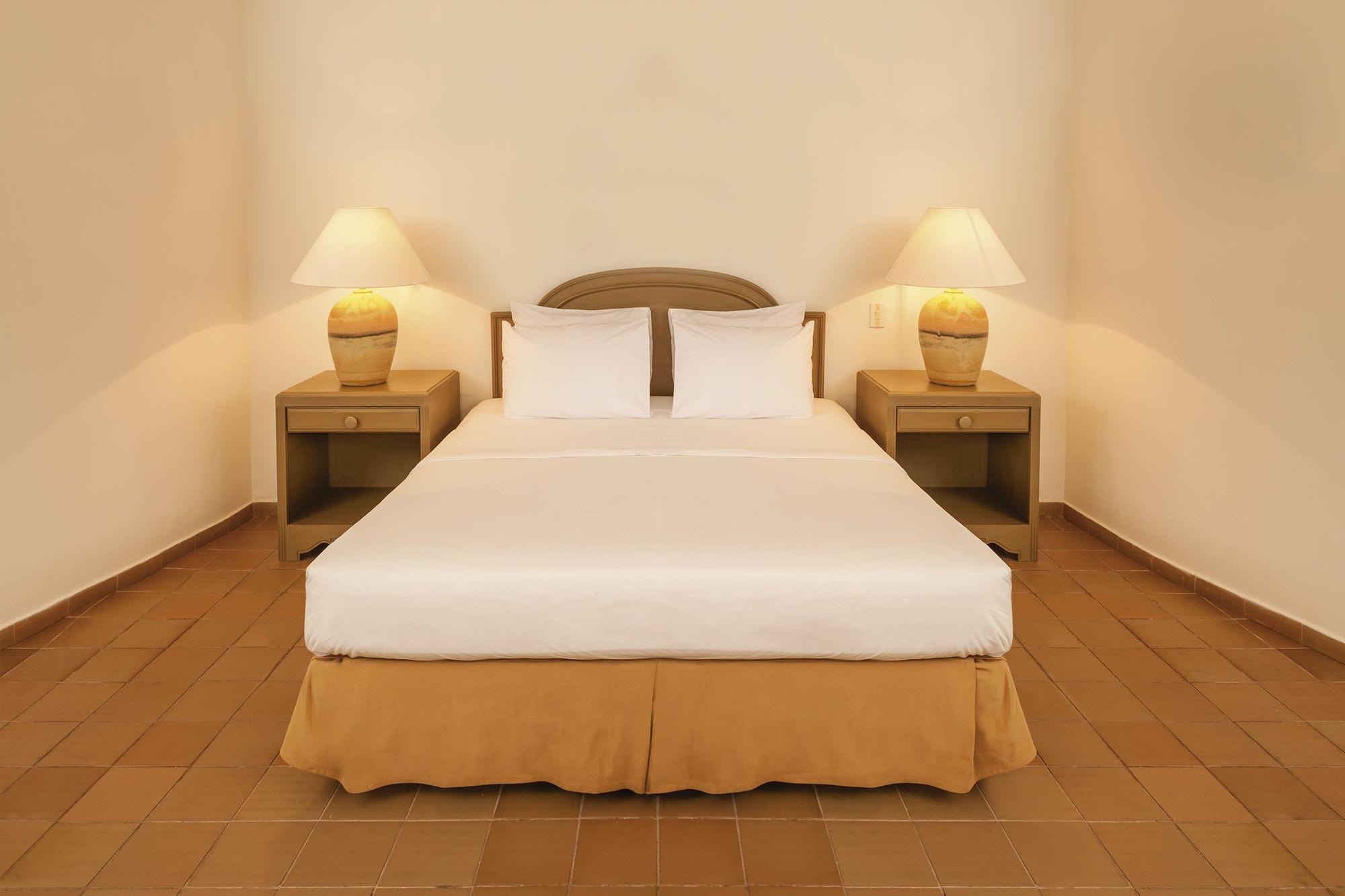 Decameron Aquarium Resort