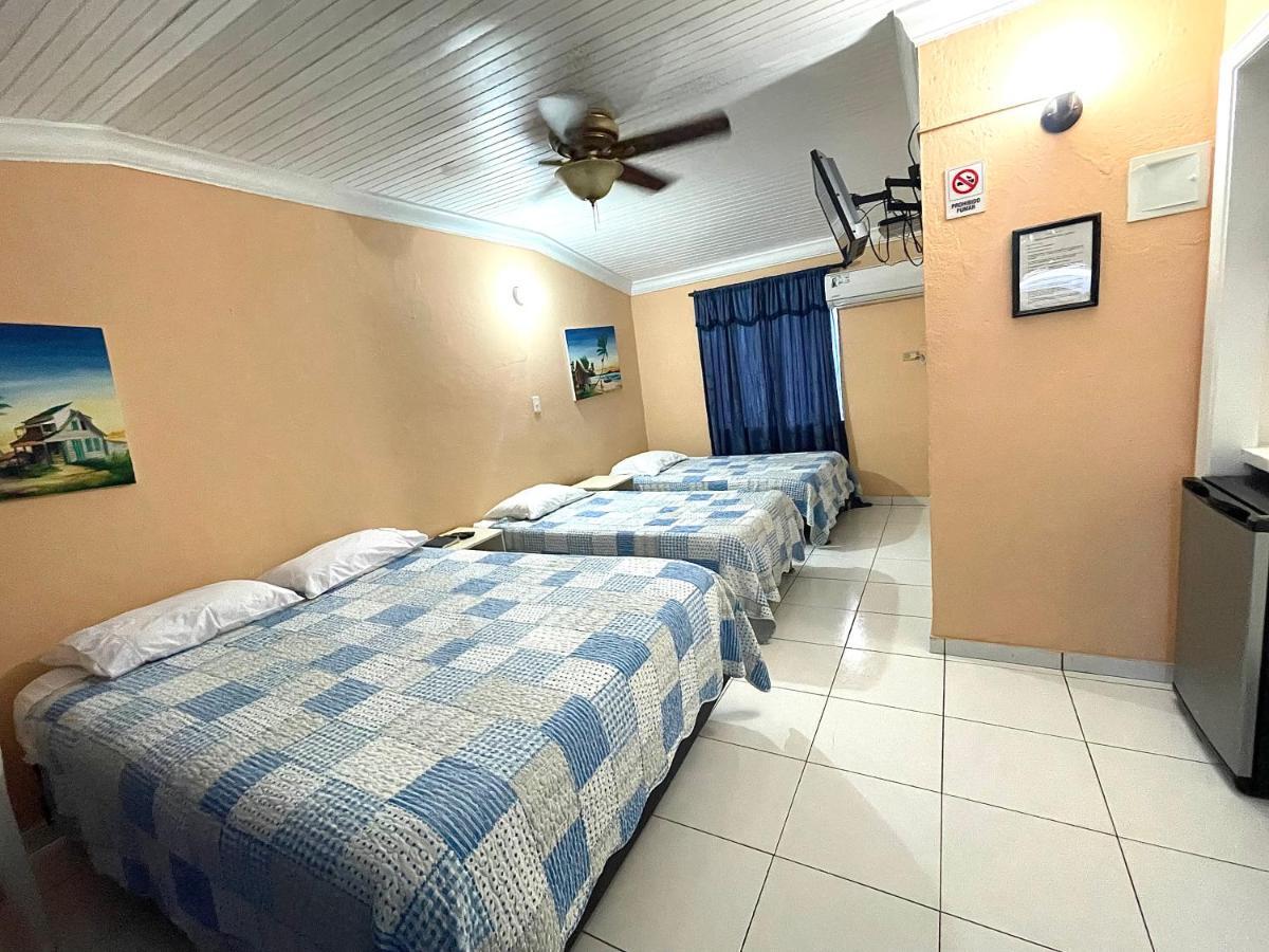 Mary Apartahotel *