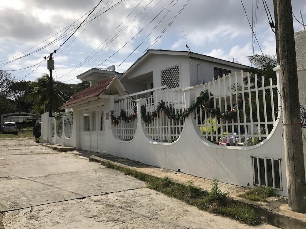 Vasquez Oviedo Inn