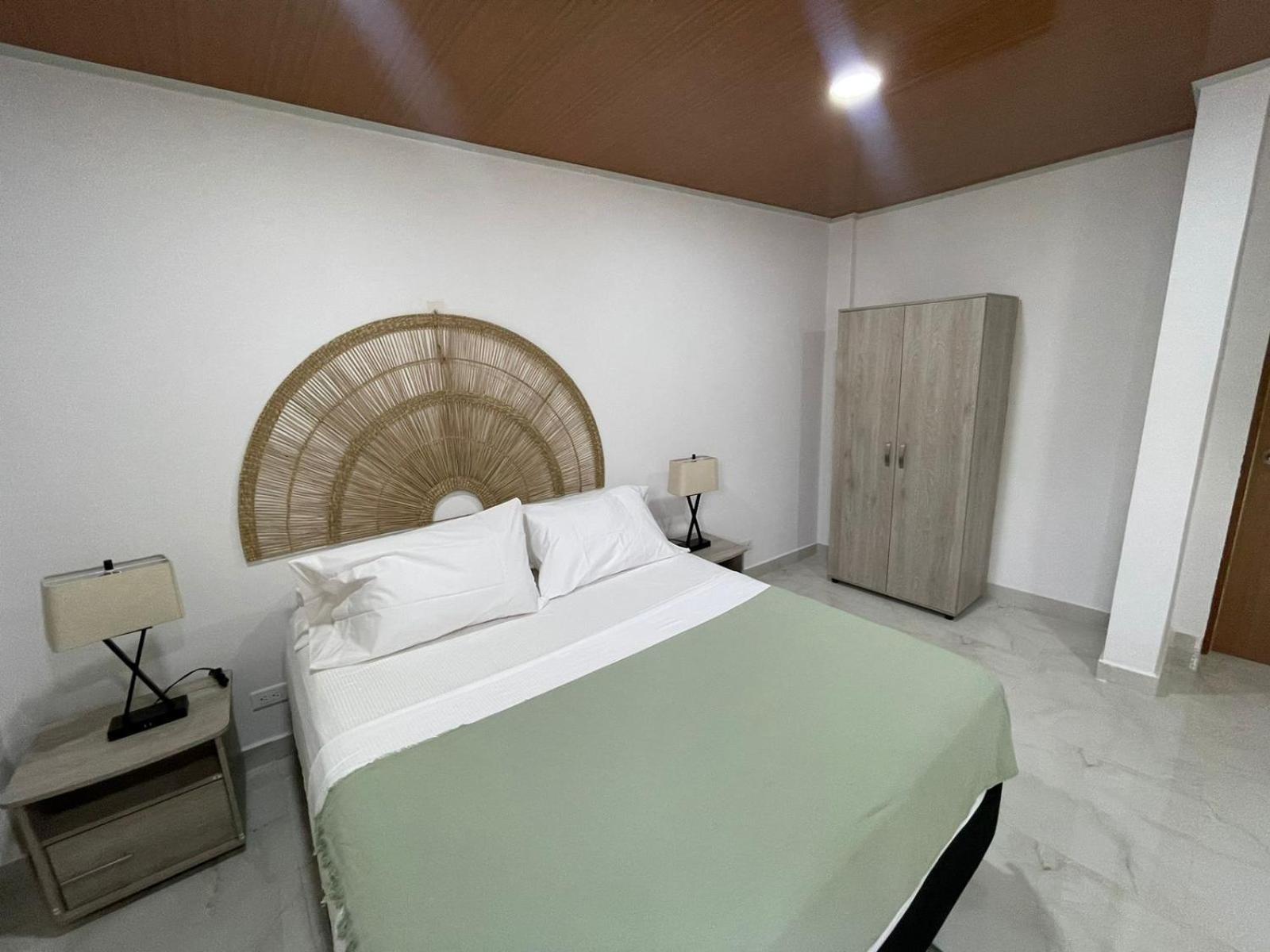 Bed and breakfast Alka's Paradise And *