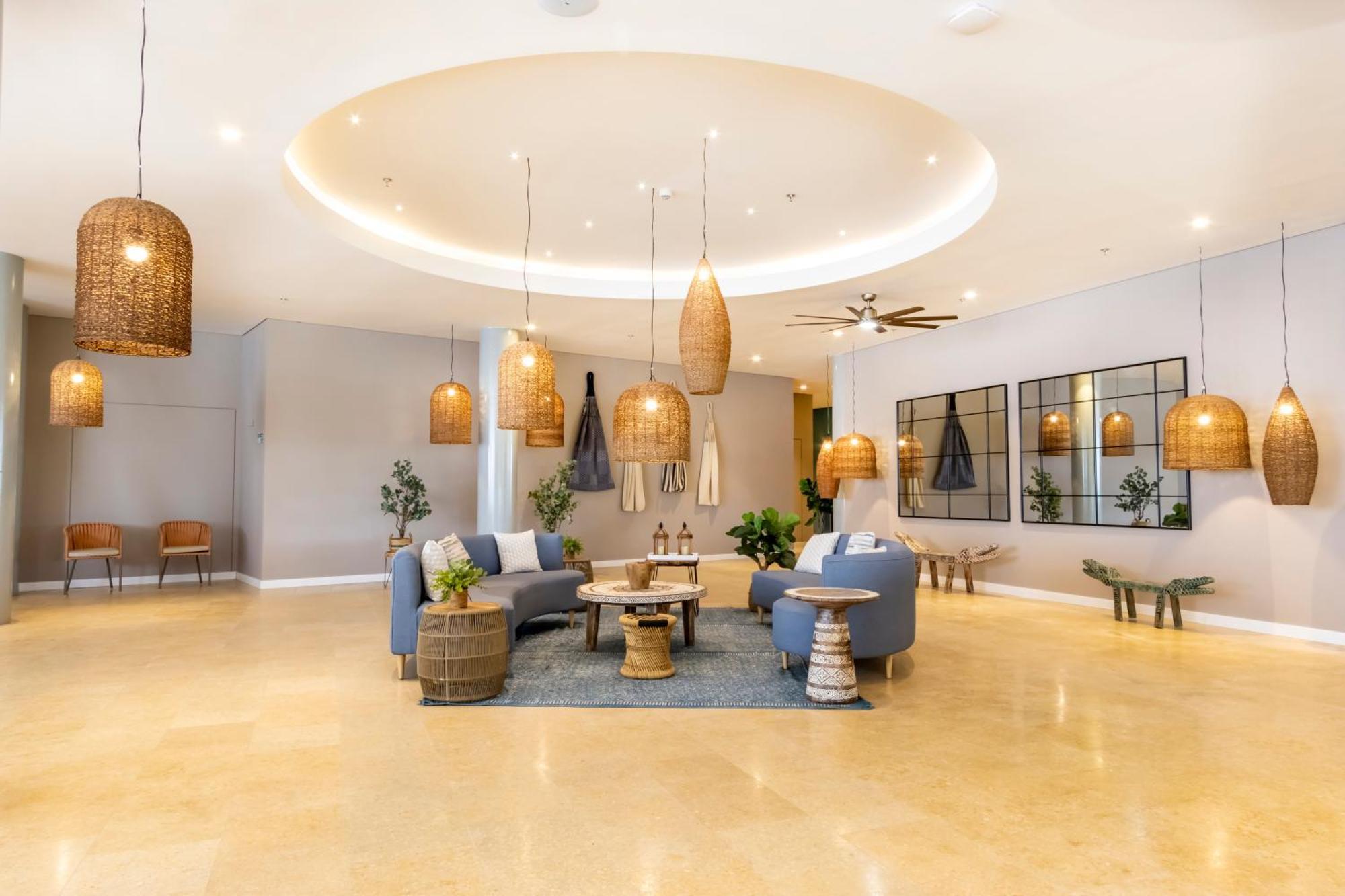 Grand Sirenis Hotel