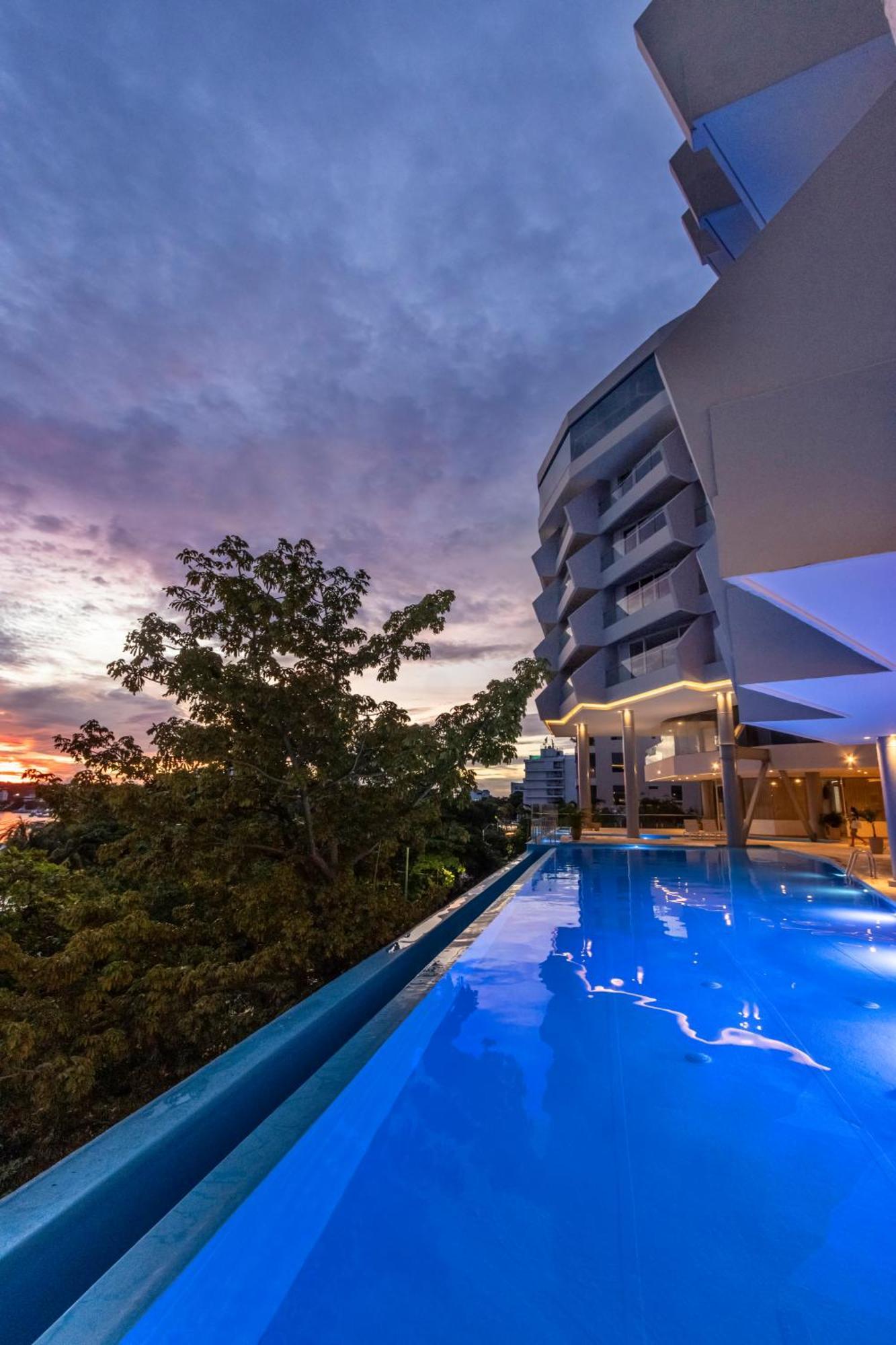 Grand Sirenis Hotel