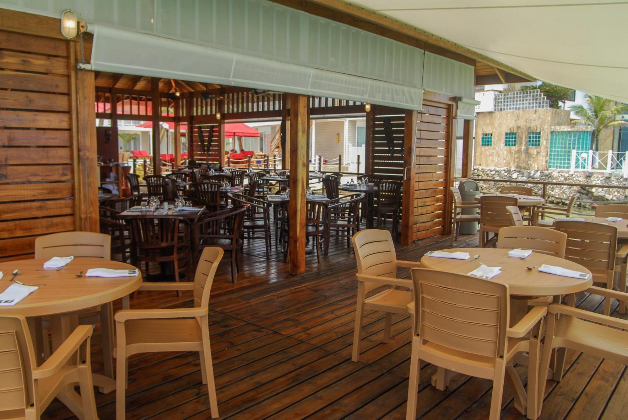 Decameron Delfines - 3*