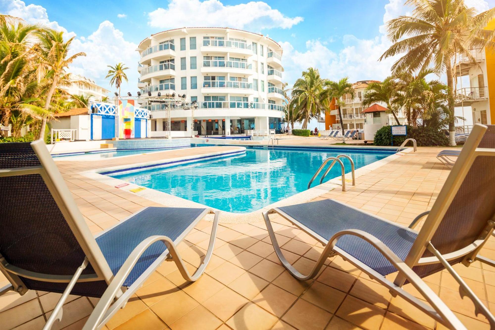Decameron Aquarium Resort
