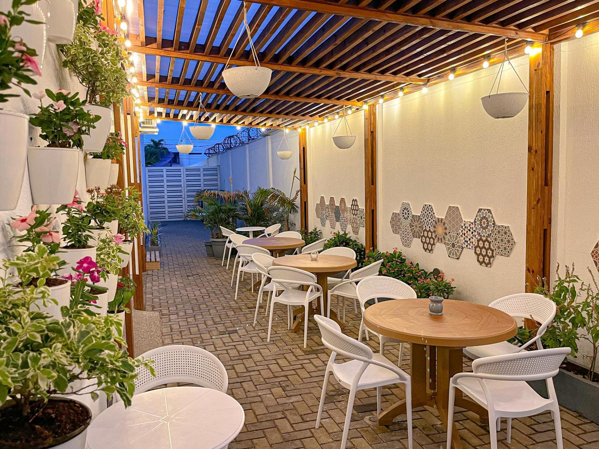 Hotel Azure Lofts & Pool 3*