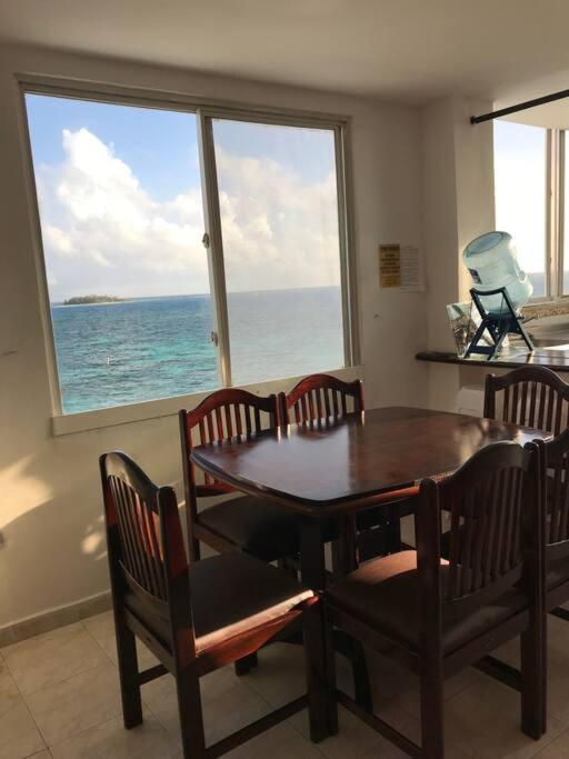 Frente A La Mejor Playa De La Isla: Vista Hermosa San Andrés