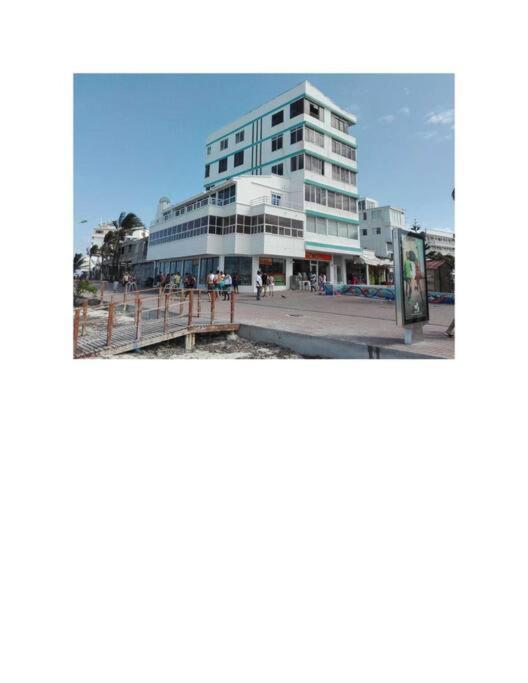 Frente A La Mejor Playa De La Isla: Vista Hermosa
