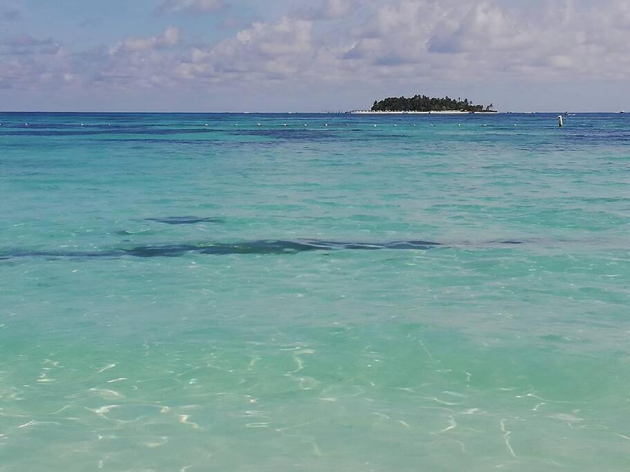 Frente A La Mejor Playa De La Isla: Vista Hermosa *