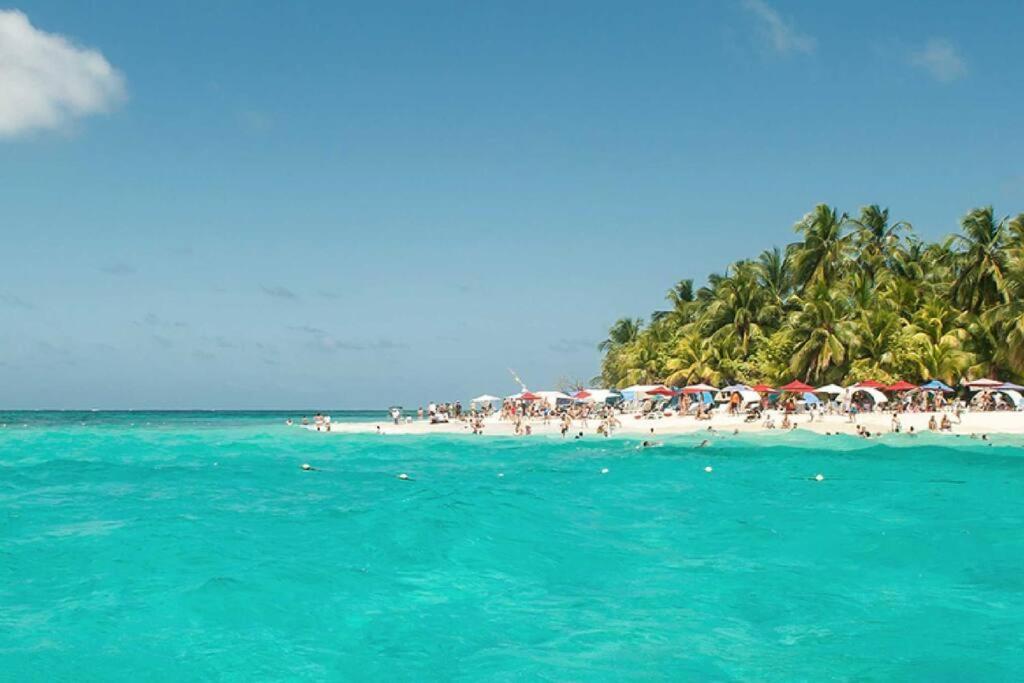 Frente A La Mejor Playa De La Isla: Vista Hermosa San Andrés