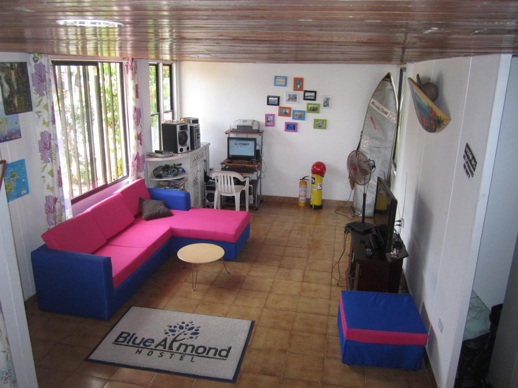 Hostel Blue Almond -
