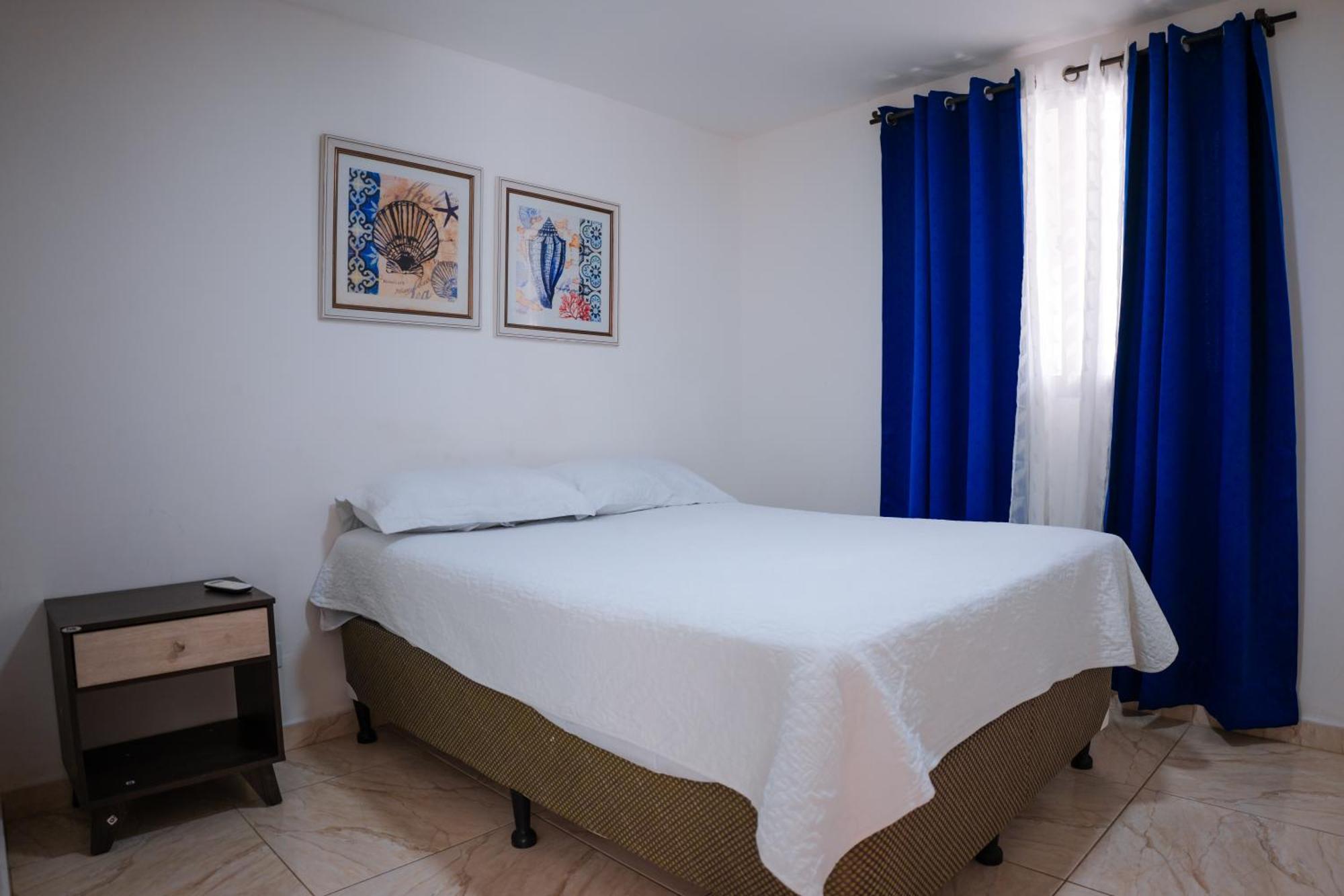 Zojo Marina Bay Inn *