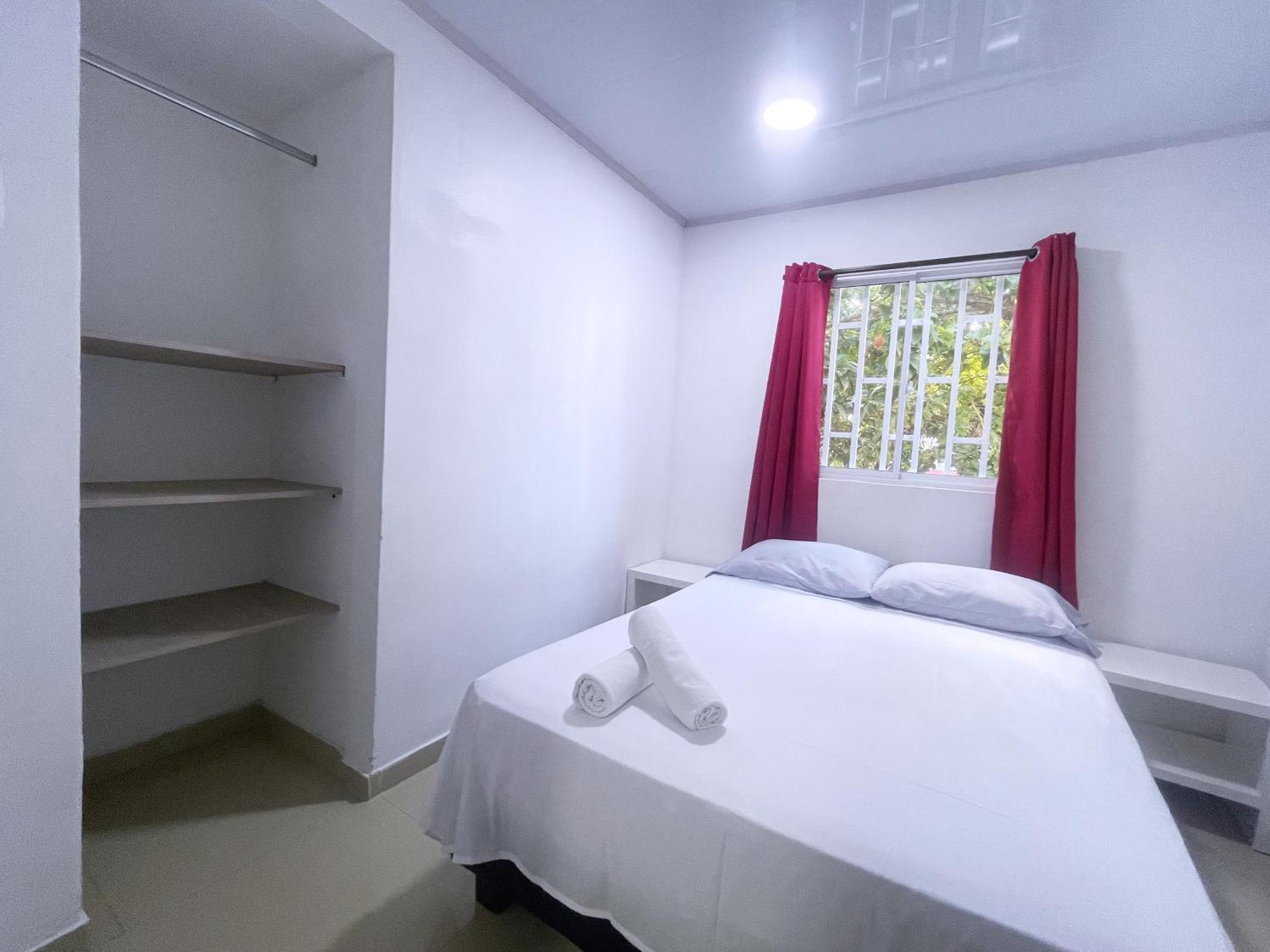 Island Vibes Hotel *