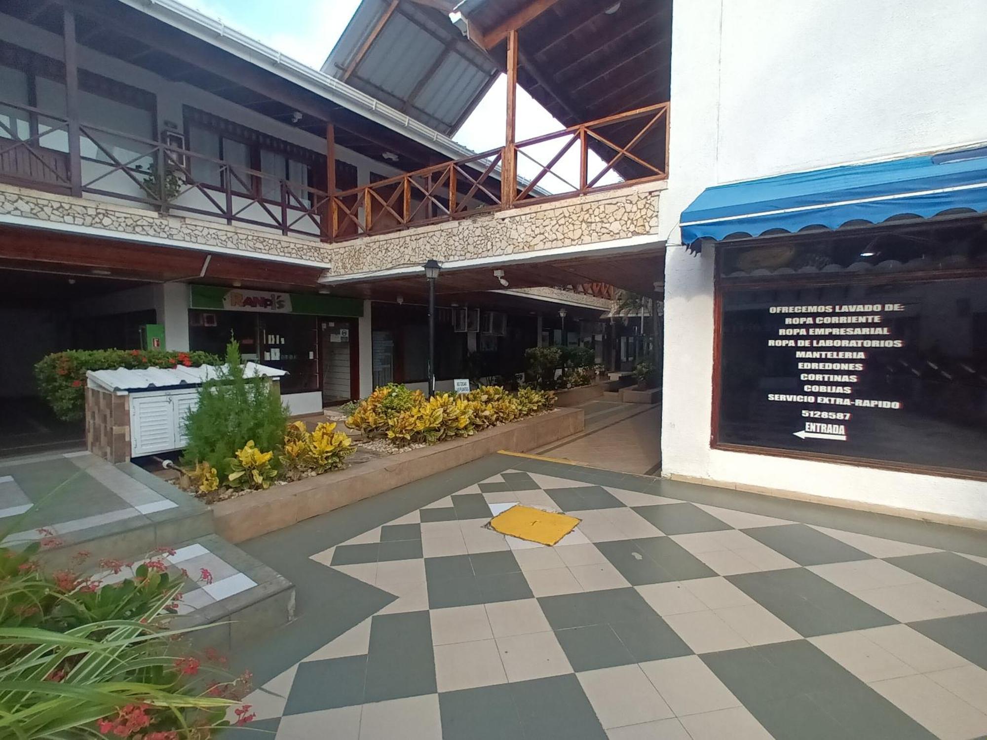 Apartment Confortable Y A 1 Cuadra De La Playa De Spratt Bight *