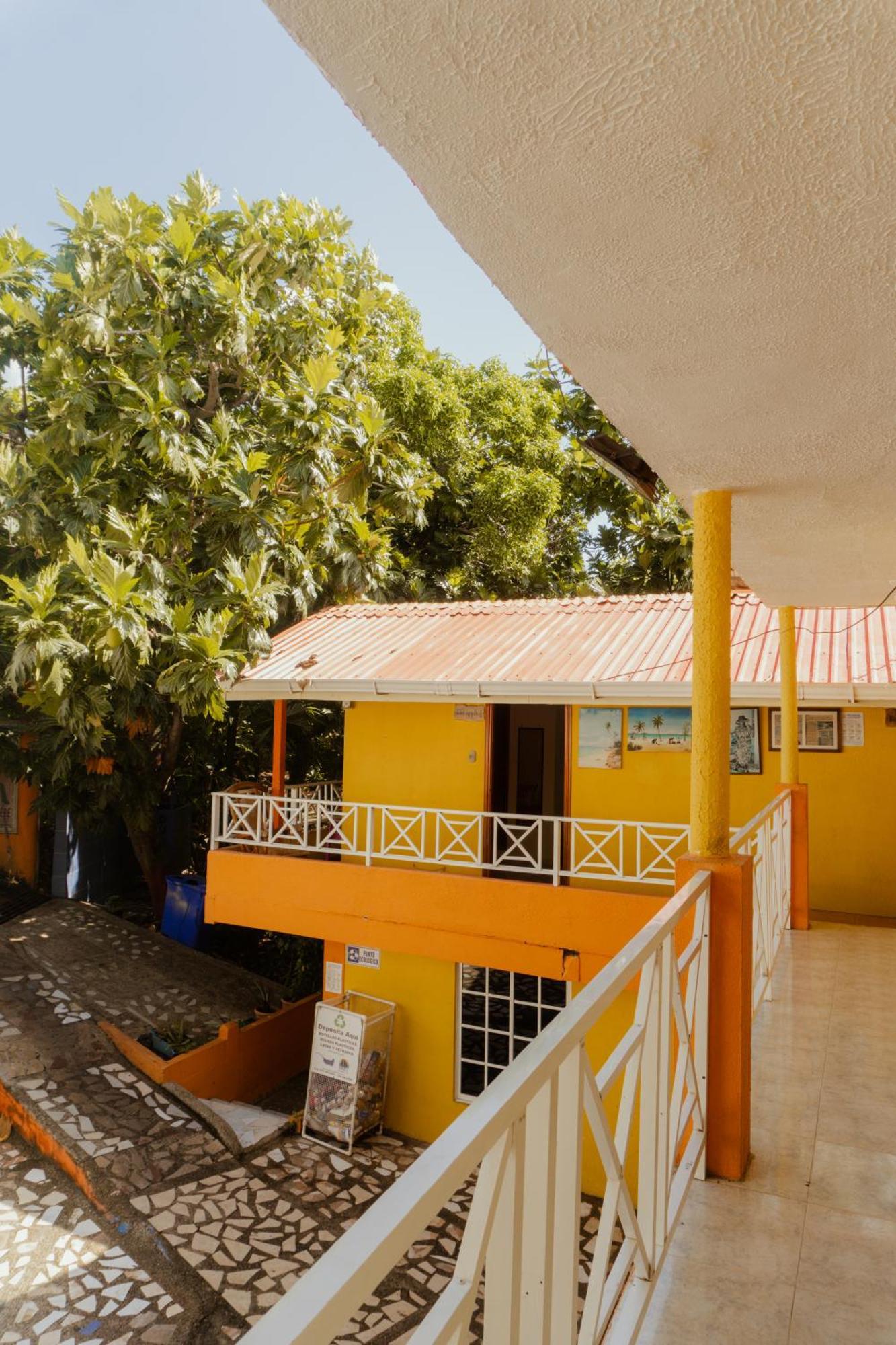 Nativa Derma's Inn San Andrés