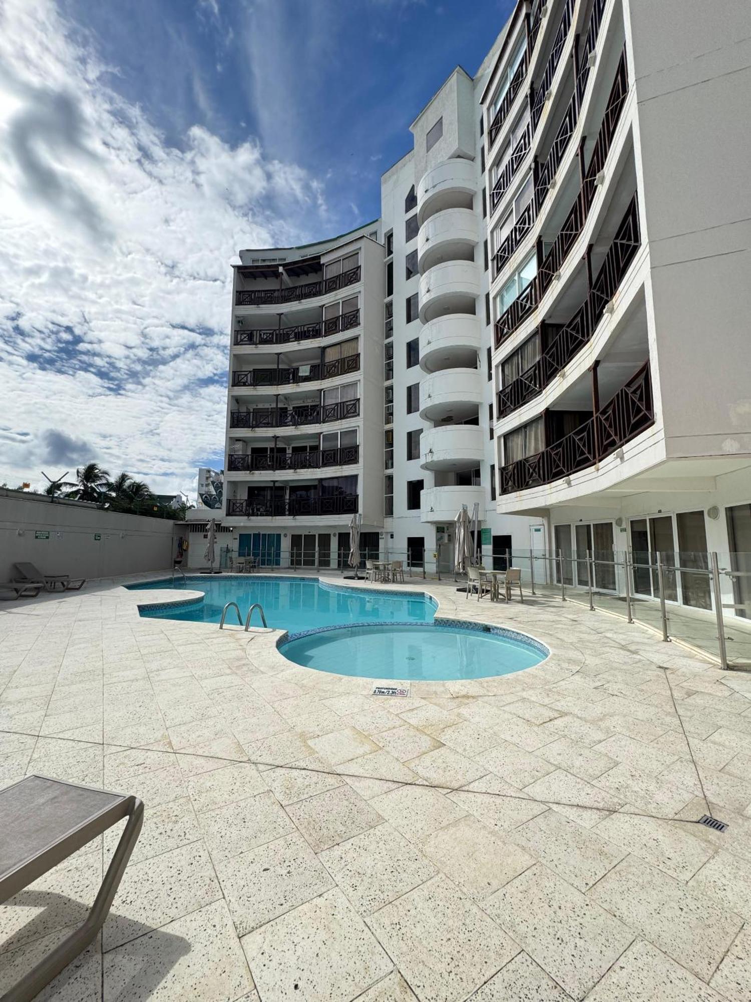 Apartamento Lujoso Con Vistas Al Mar Y Excelente Ubicacion En