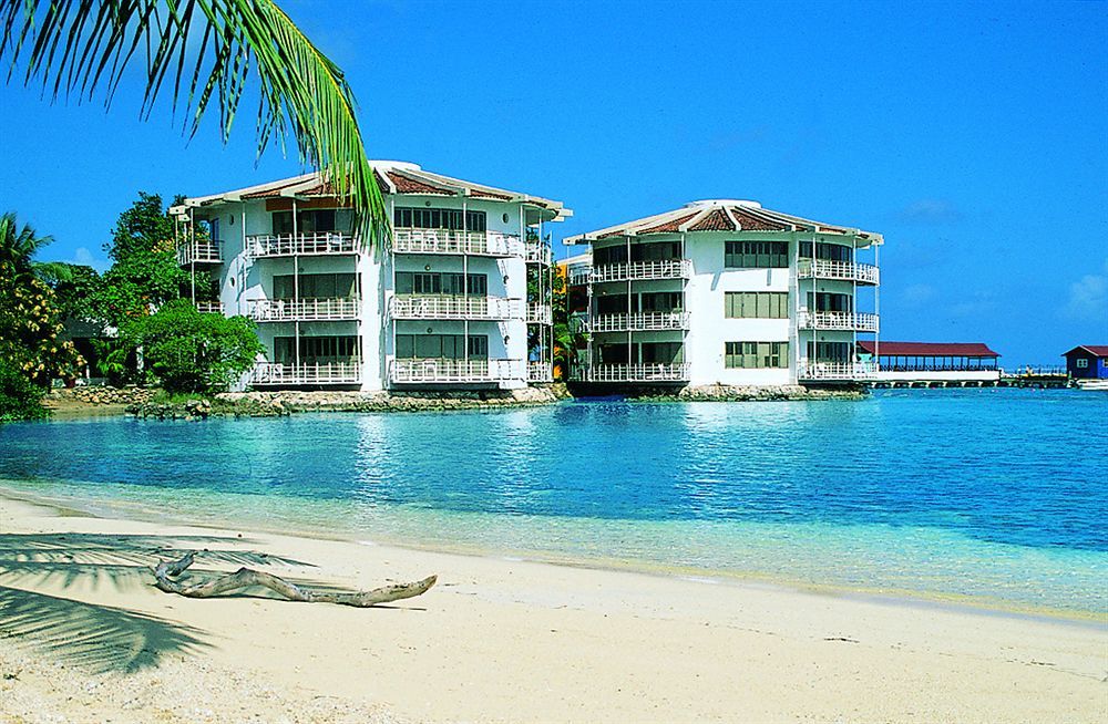 Decameron Aquarium