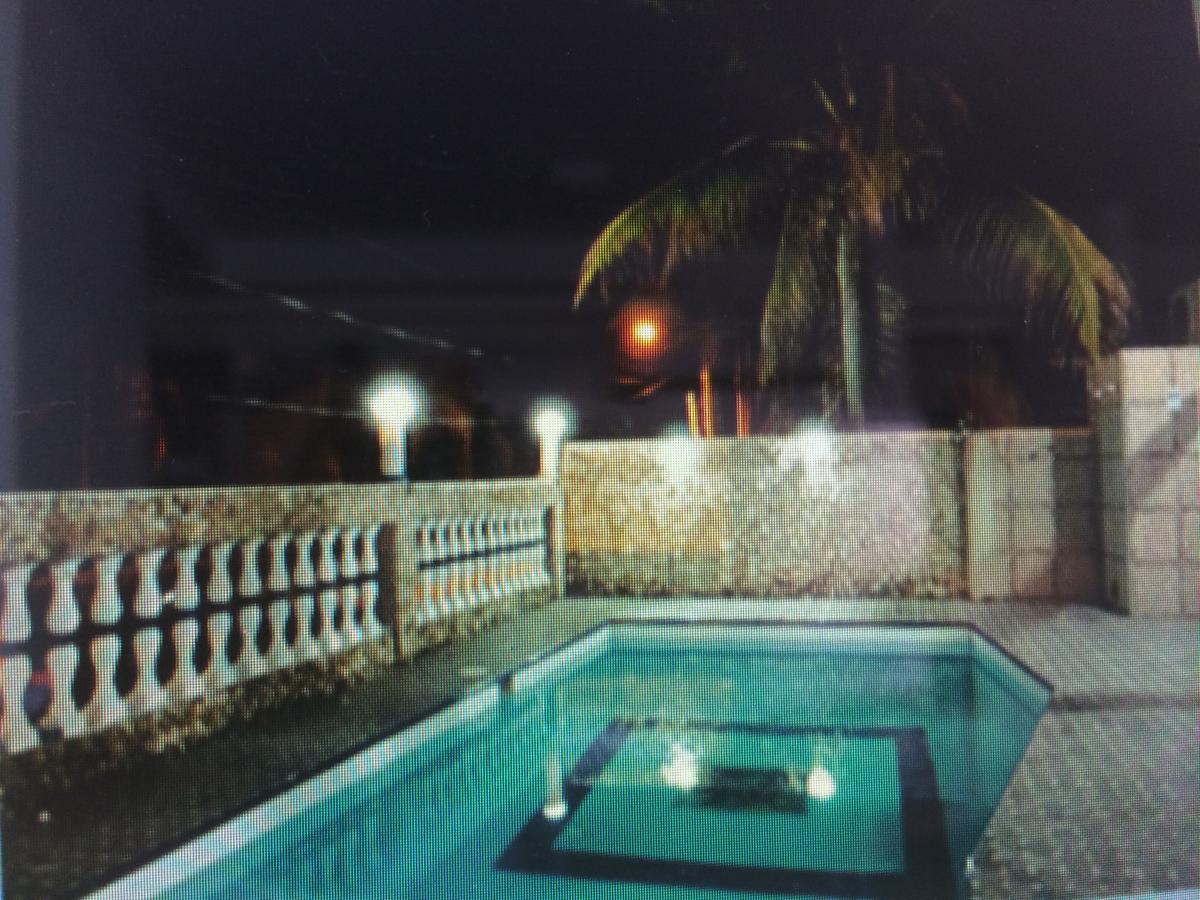 Island House 2*