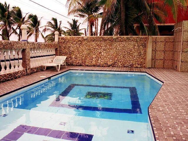 Island House Hotel 2*