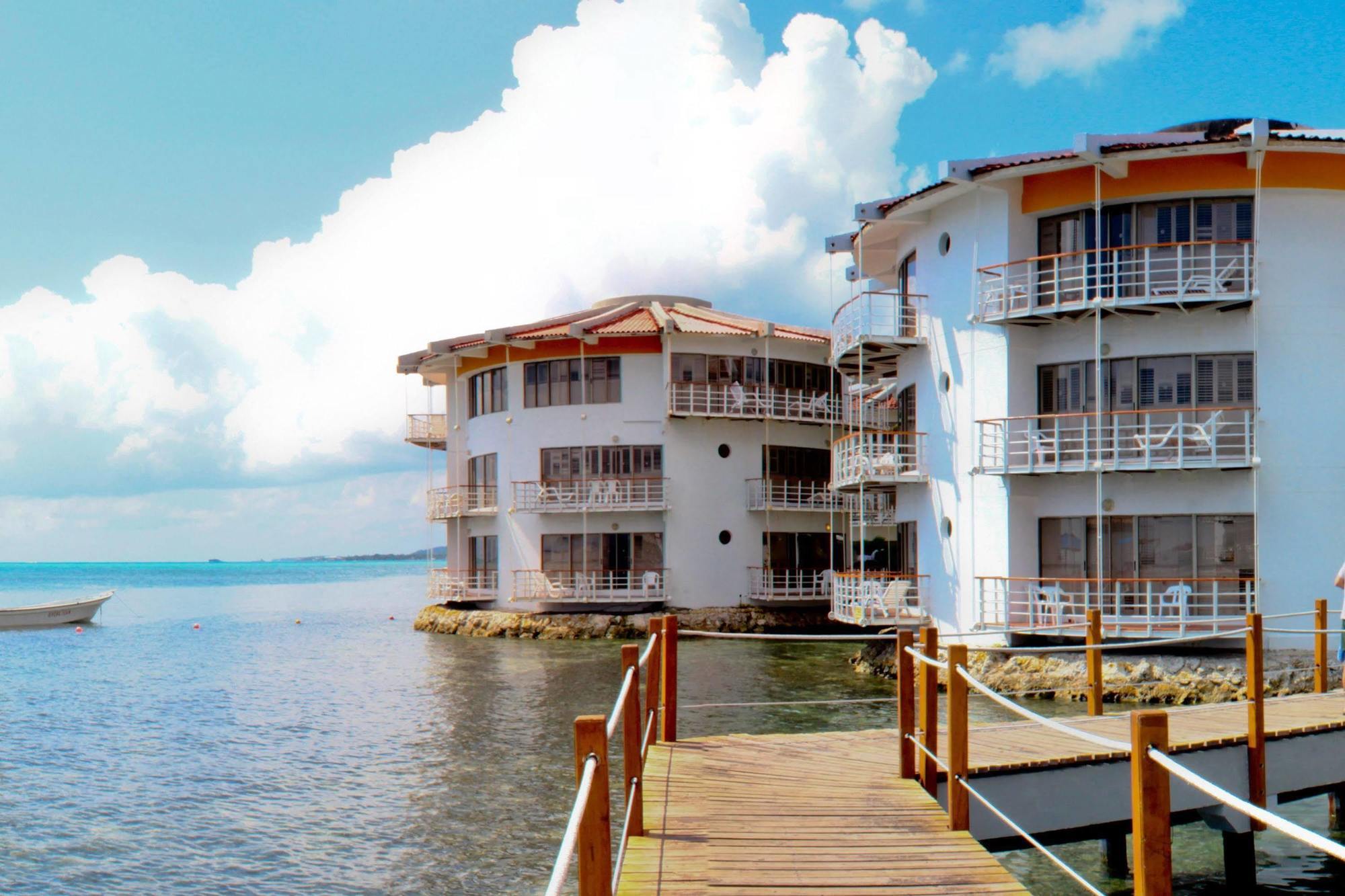 Decameron Aquarium Resort