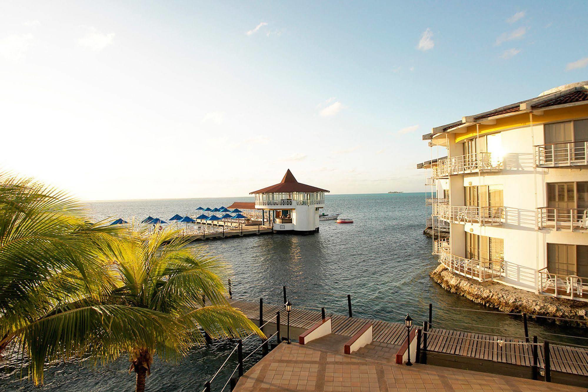 Decameron Aquarium Resort San Andrés