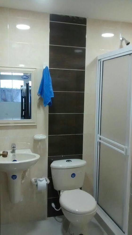 Sarie Bay Hostal *