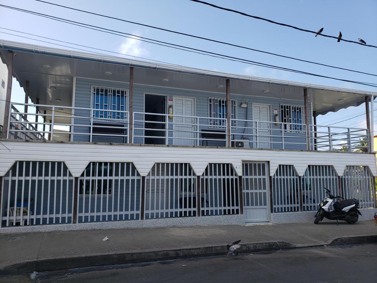 Hotal Blue Star * San Andrés