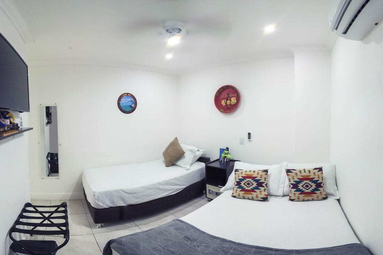 Hotel Lunas