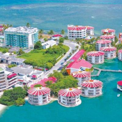 Decameron Aquarium