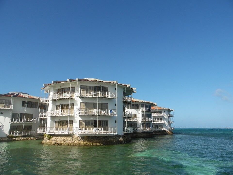 Decameron Aquarium Resort