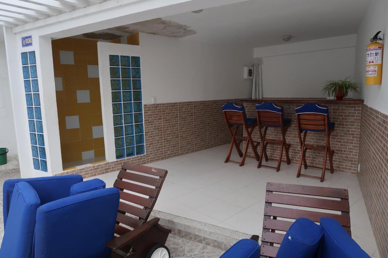 Commodore Bay Club