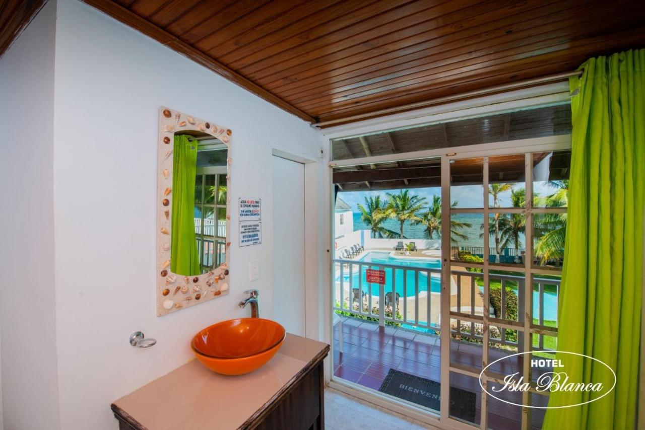 Hotel Isla Blanca