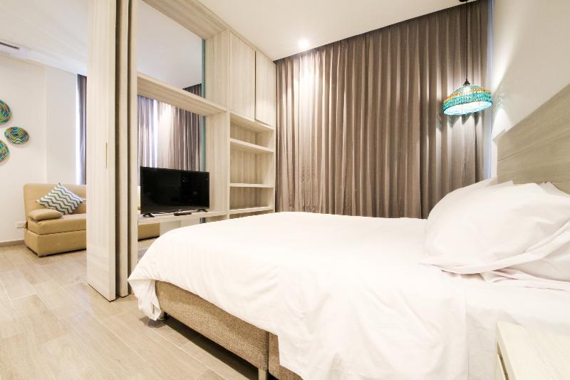 Azure Lofts & Pool Hotel 3*