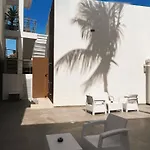 Oasis Hotel