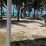 Zippy\'S Sea View Apartments