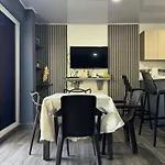 Apartamento De Dos Habitaciones En Hospedaje Solymar Sarie Bay